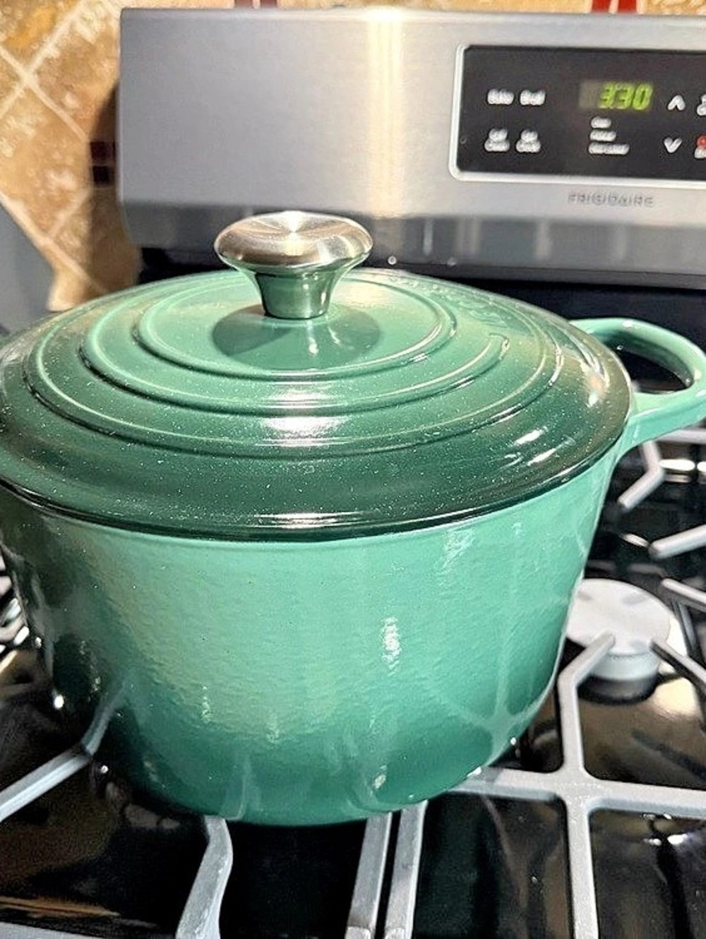 Le Creuset Signature Round Dutch Oven 4.5 Qt Artichaut